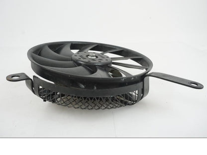 Höger sida på Vattenkylfläkt från en Suzuki GSX-R 750 -2009 motorcykel.