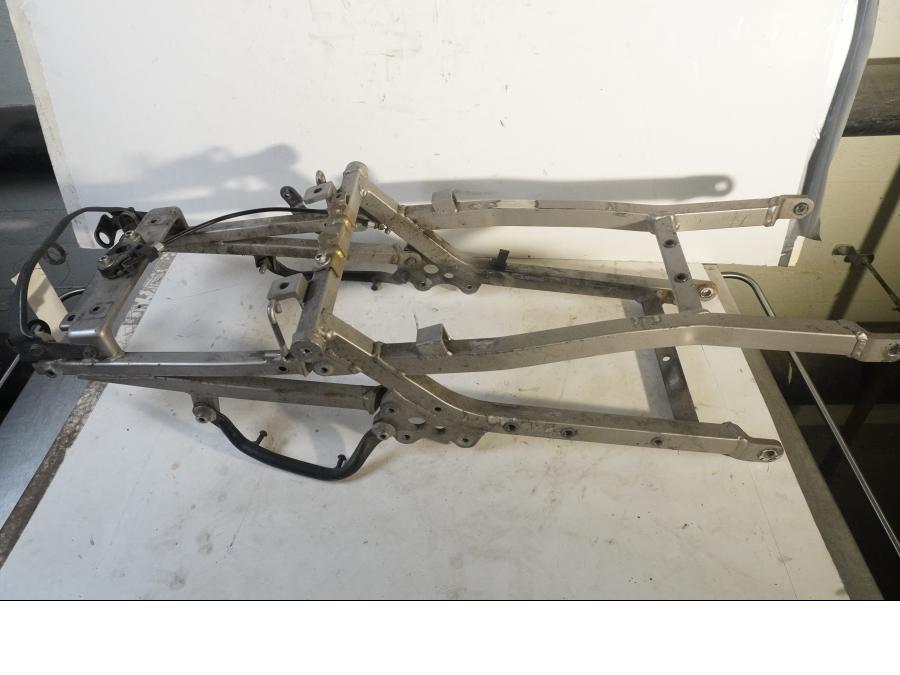 Framsidan på Bakram från en Kawasaki ZXR 400 -1993 motorcykel.