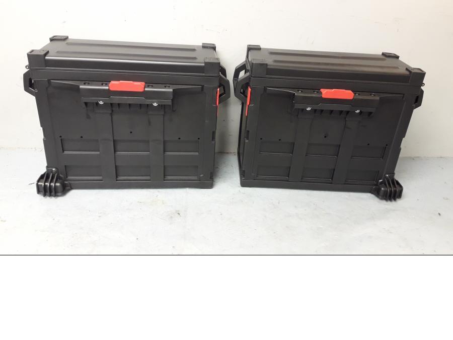 Baksidan på Sidoväska från en Yamaha Diverse -2010 motorcykel.