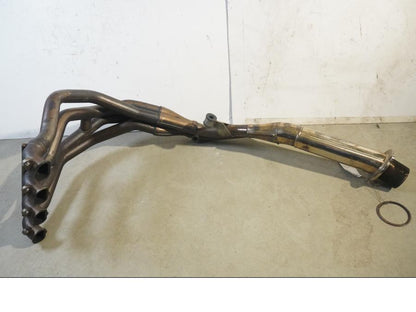 Baksidan på Grenrör från en Triumph Daytona 650 -2005 motorcykel.