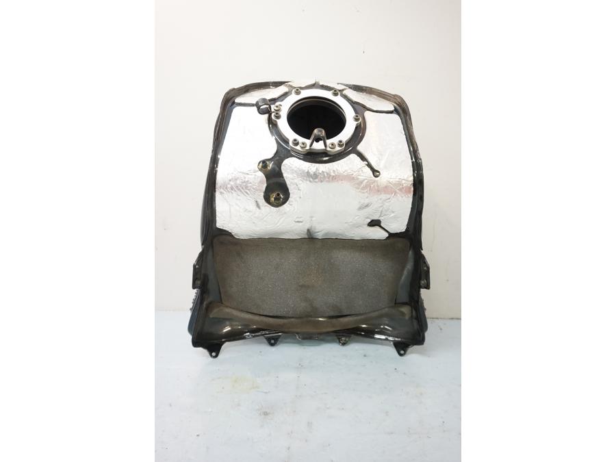 Vänster sida på Bensintank från en Yamaha YZF 1000 R1 -2006 motorcykel.