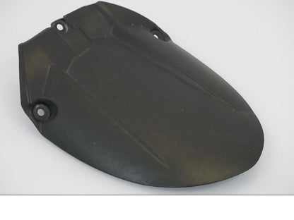 Baksidan på Svingskärm från en Triumph Tiger -2007 motorcykel.