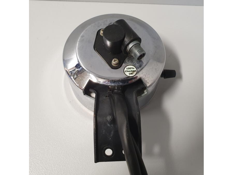 Snett uppifrån på Hastighetsmätare från en Triumph Speedmaster -2010 motorcykel.