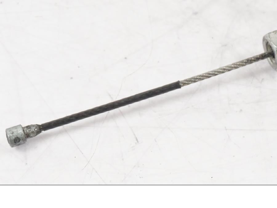 Vänster sida på Kopplingsvajer från en Yamaha MT-09 -2016 motorcykel.