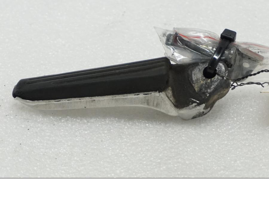 Framsidan på Fotpinne från en Suzuki SV 1000 -2007 motorcykel.