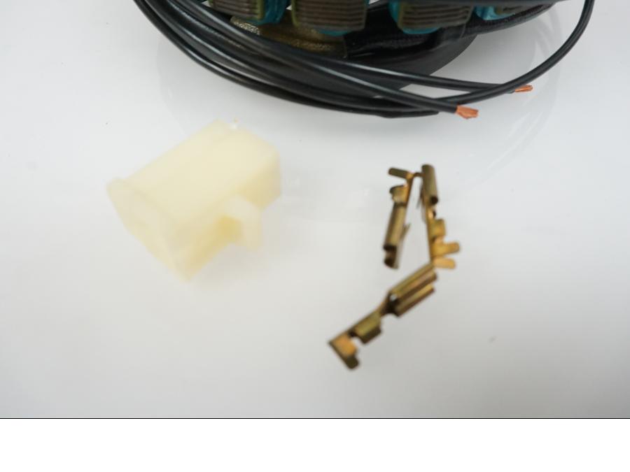 Höger sida på Generator från en Yamaha XV 750 -1983 motorcykel.