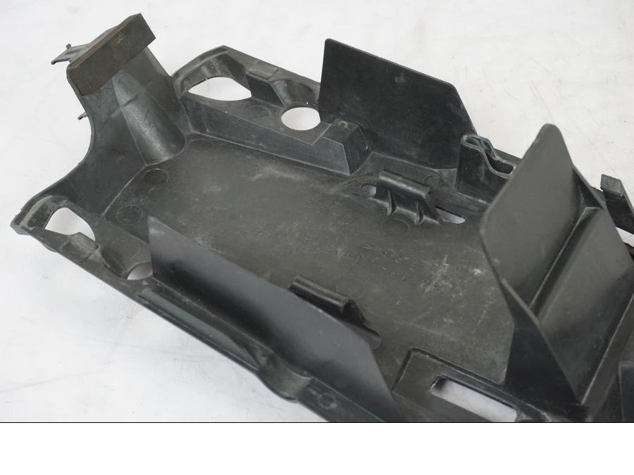 Snett uppifrån på Undertail från en Suzuki GSX-R 750 -2006 motorcykel.