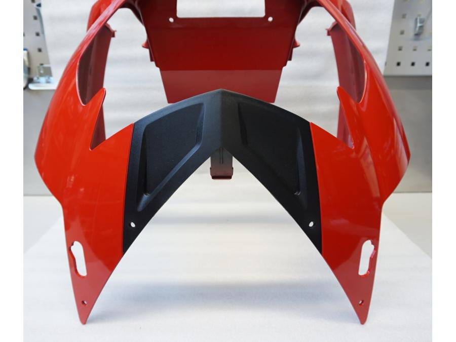 Snett uppifrån på Toppkåpa från en BMW K 1300 S -2011 motorcykel.