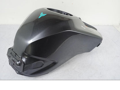 Framsidan på Bensintank från en Yamaha MT-09 -2024 motorcykel.