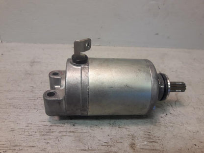 Framsidan på Startmotor från en Kawasaki ZX-6R -2008 motorcykel.