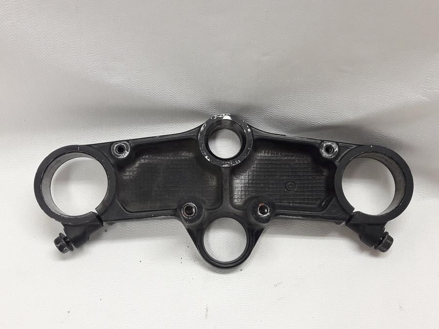 Baksidan på Gaffelkrona från en Suzuki GSX-R 600 -1998 motorcykel.