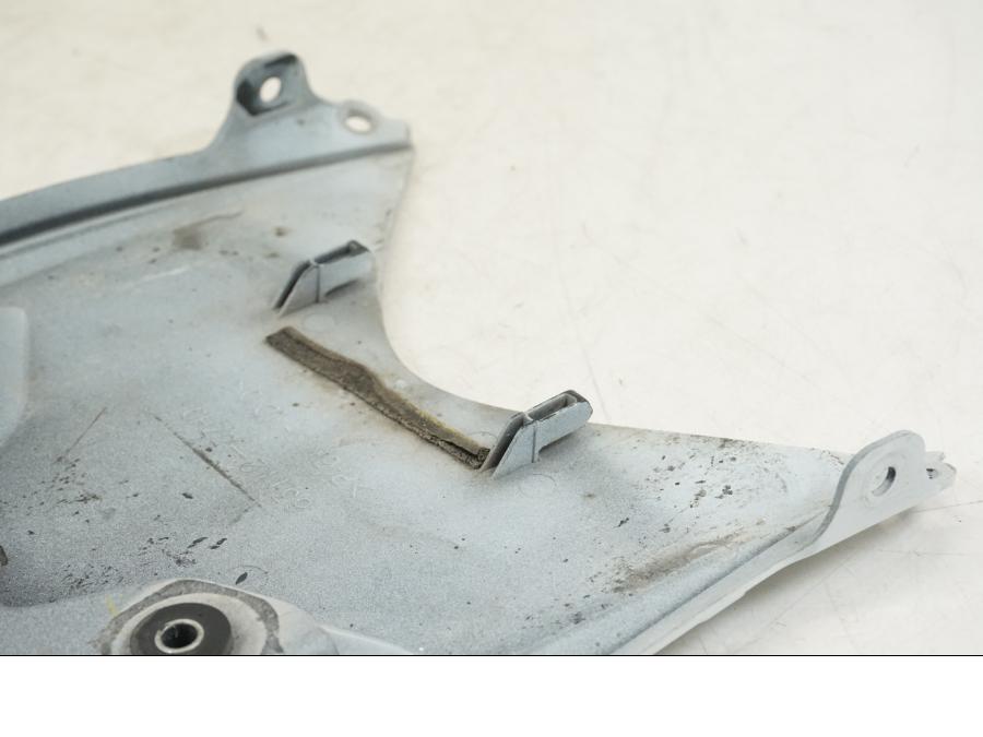 Extrabild3 på Undertail från en Suzuki GSX-R 750 -2008 motorcykel.