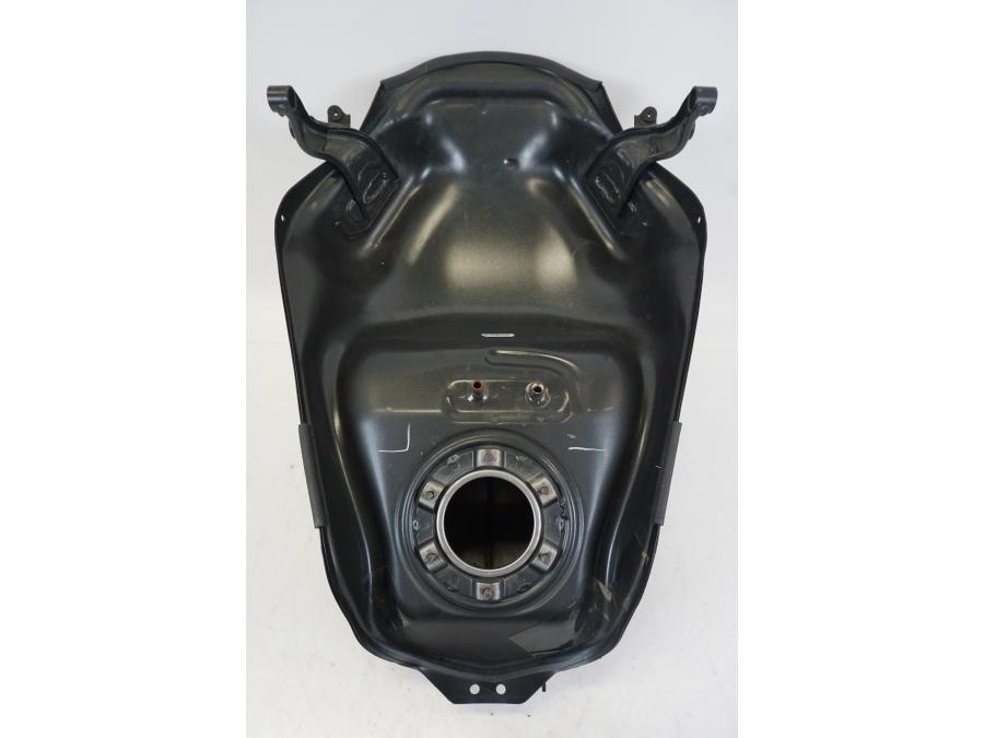 Extrabild5 på Bensintank från en Honda CB 650 F Hornet -2017 motorcykel.