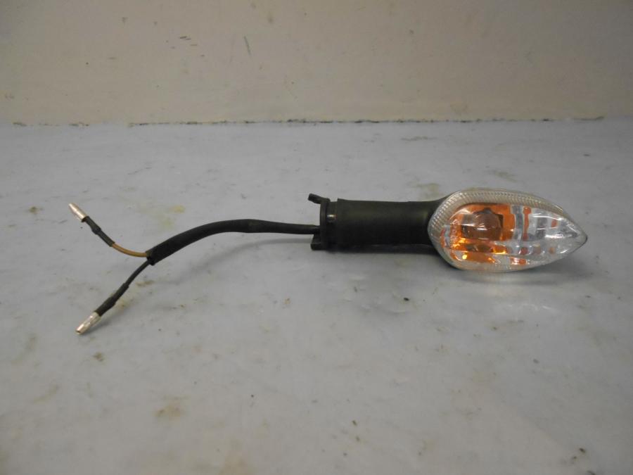 Baksidan på Blinkers från en Yamaha YS 125 -2017 motorcykel.