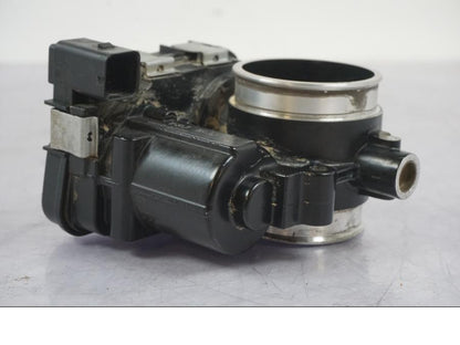 Snett nerifrån på Spjällhus från en BMW R 1200 GS -2018 motorcykel.