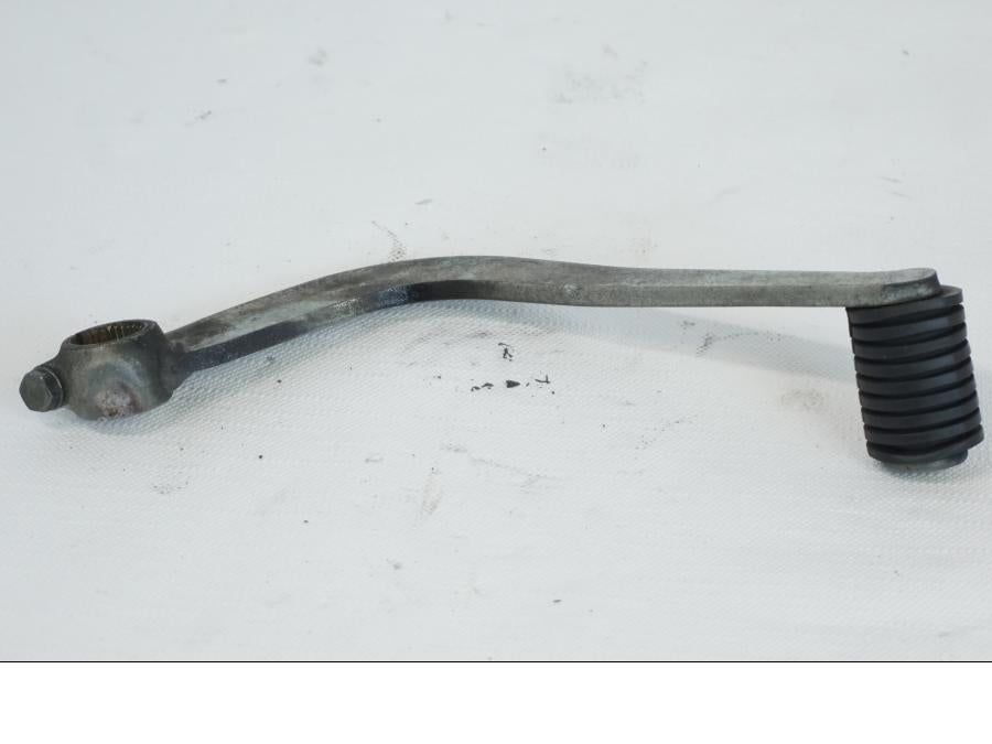 Höger sida på Bromspedal från en Yamaha TDM 850 -1998 motorcykel.