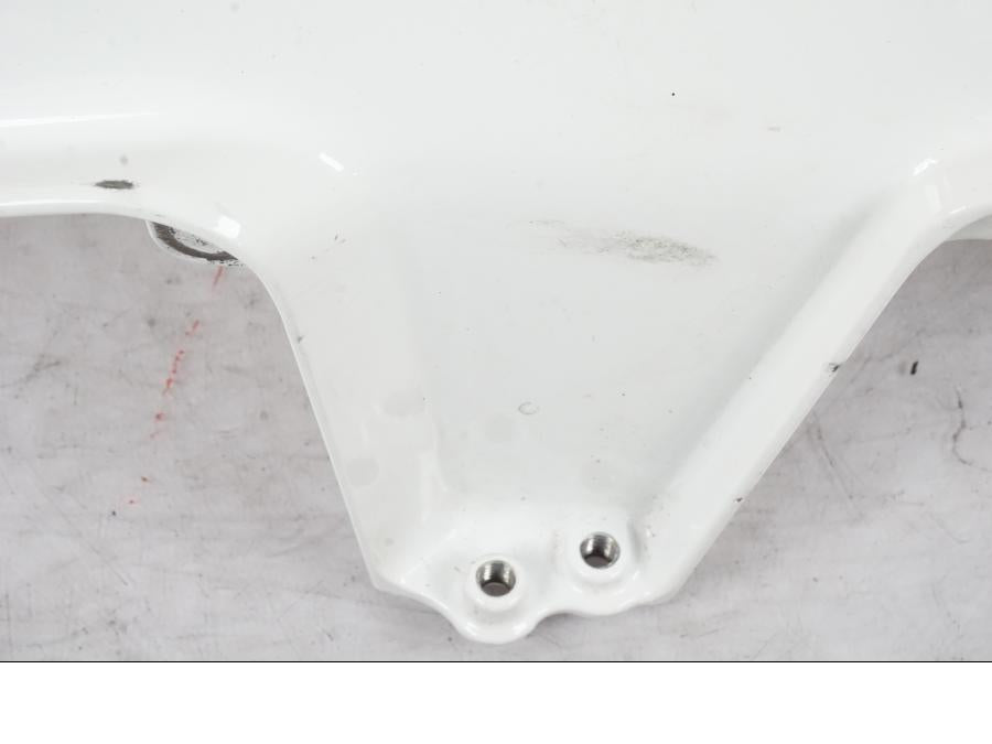 Höger sida på Bakram från en KTM 690 Duke -2015 motorcykel.