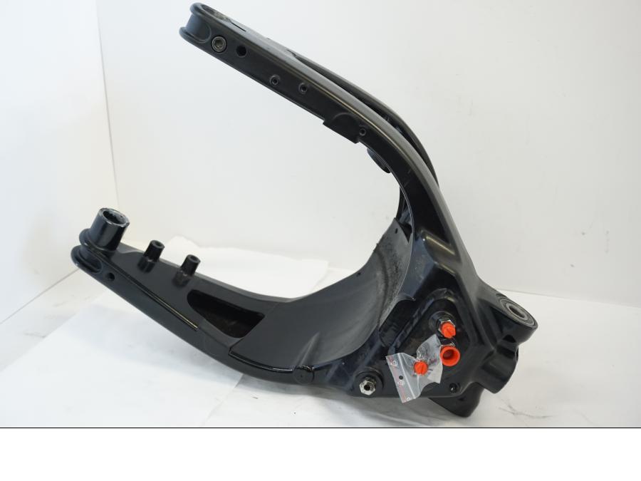 Snett nerifrån på Sving från en Buell XB9S -2003 motorcykel.