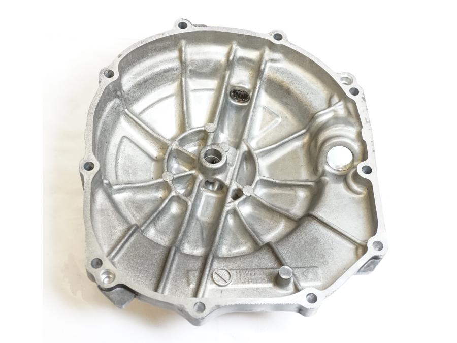 Snett uppifrån på Kopplingskåpa från en Honda CBR 900 RR -1995 motorcykel.