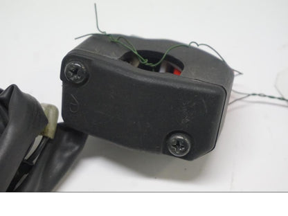 Höger sida på Styrelreglage från en Yamaha FZ1-SA -2007 motorcykel.