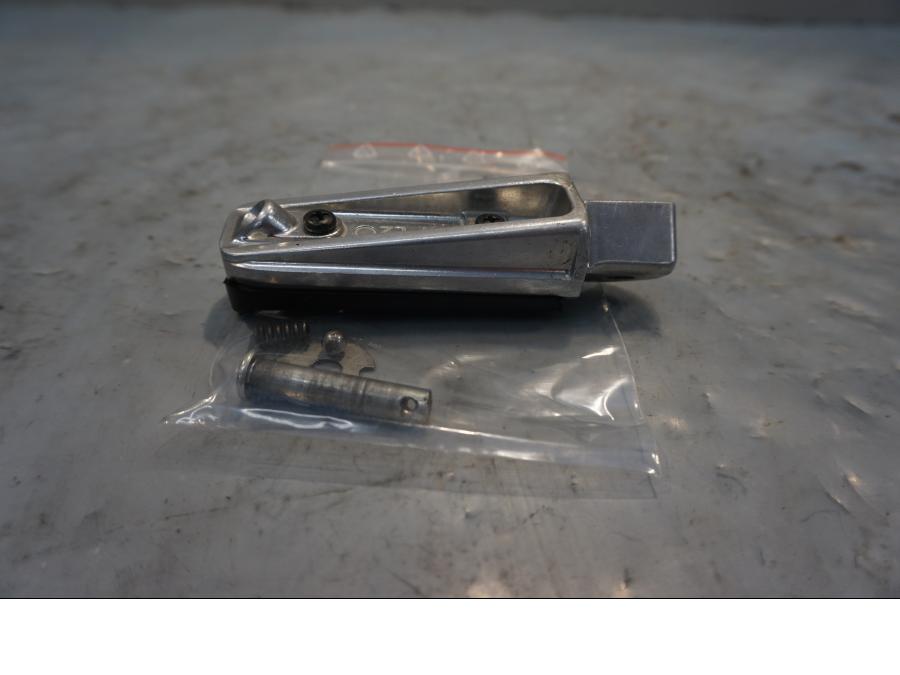 Baksidan på Fotpinne från en Yamaha XT 1200 Z -2011 motorcykel.