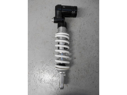 Baksidan på Stötdämpare från en KTM 690 SMCR -2013 motorcykel.