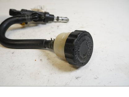 Höger sida på Bromshuvudcylinder från en Yamaha YZF 1000 R1 -1999 motorcykel.