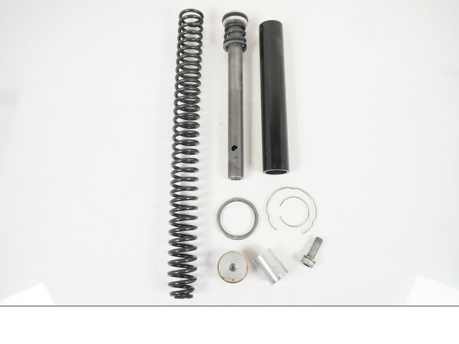 Framsidan på Gaffelbensdelar från en BMW F 650 CS -2002 motorcykel.