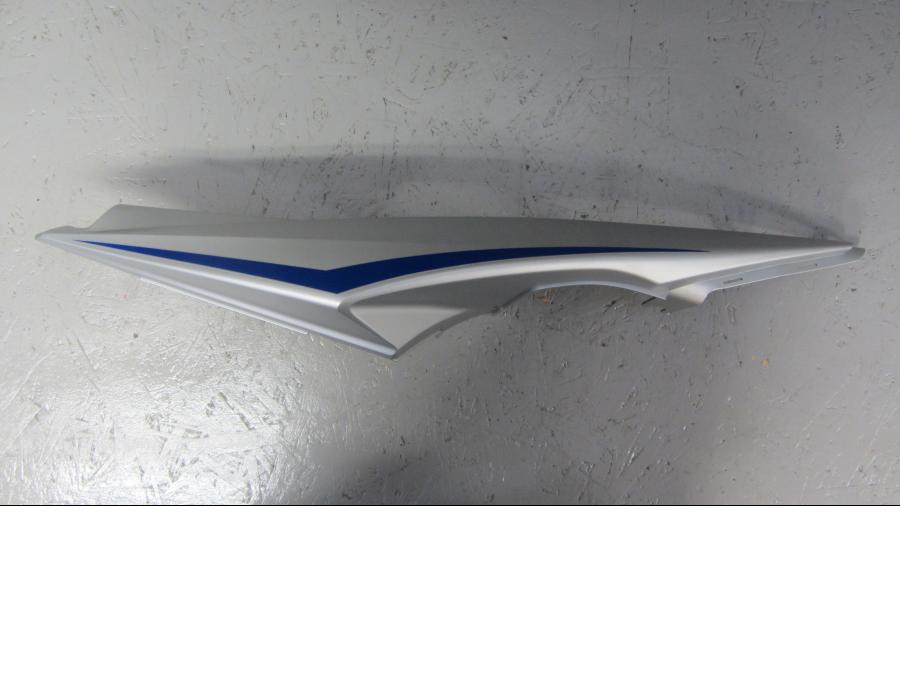 Snett uppifrån på Bakvinge från en Yamaha YZF-R 125 -2016 motorcykel.