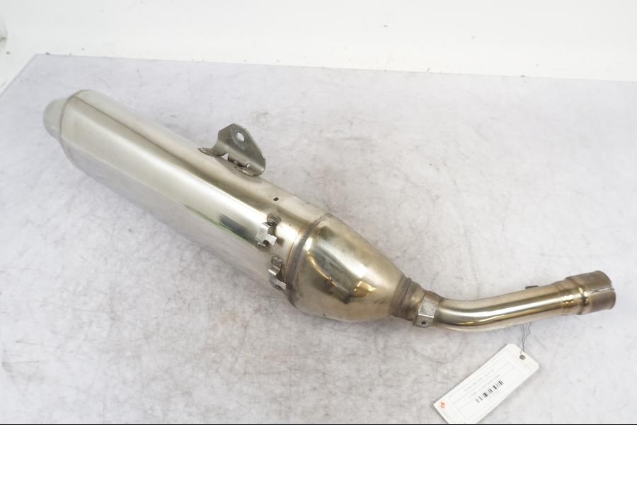 Baksidan på Ljuddämpare från en Honda CBF 1000 -2006 motorcykel.