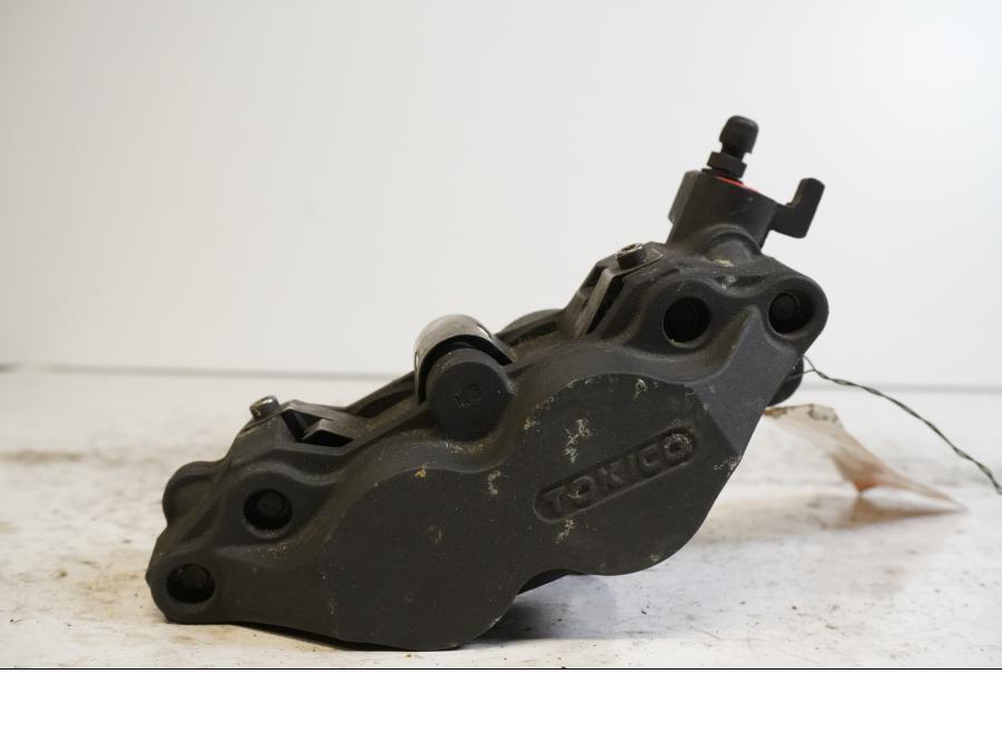 Baksidan på Bromsok från en BMW R 1150 RS -2002 motorcykel.