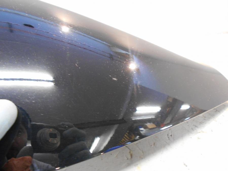 Vänster sida på Bensintankskåpa från en BMW K 1600 -2015 motorcykel.