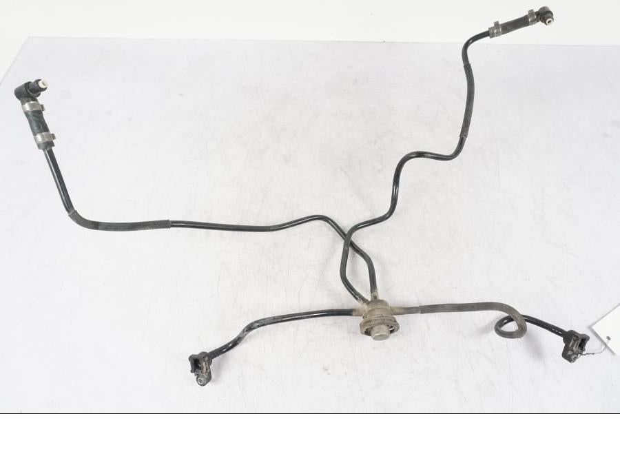 Höger sida på Fuel Rail från en BMW R 1200 GS -2005 motorcykel.