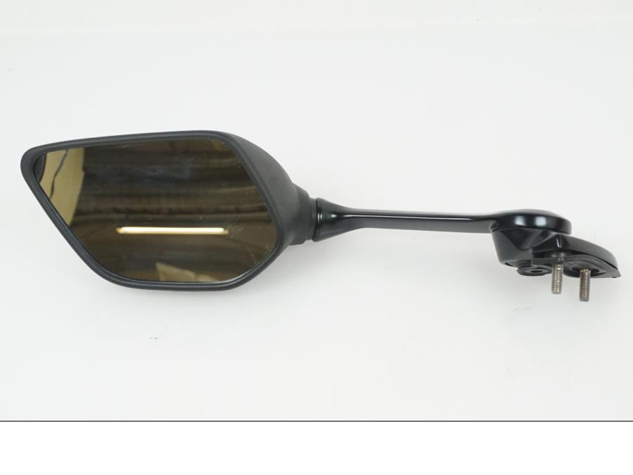 Framsidan på Backspegel från en Yamaha YZF-R7 -2022 motorcykel.