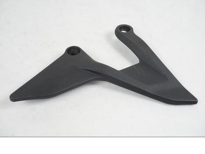 Höger sida på Hälskydd från en KTM 390 Adventure -2021 motorcykel.