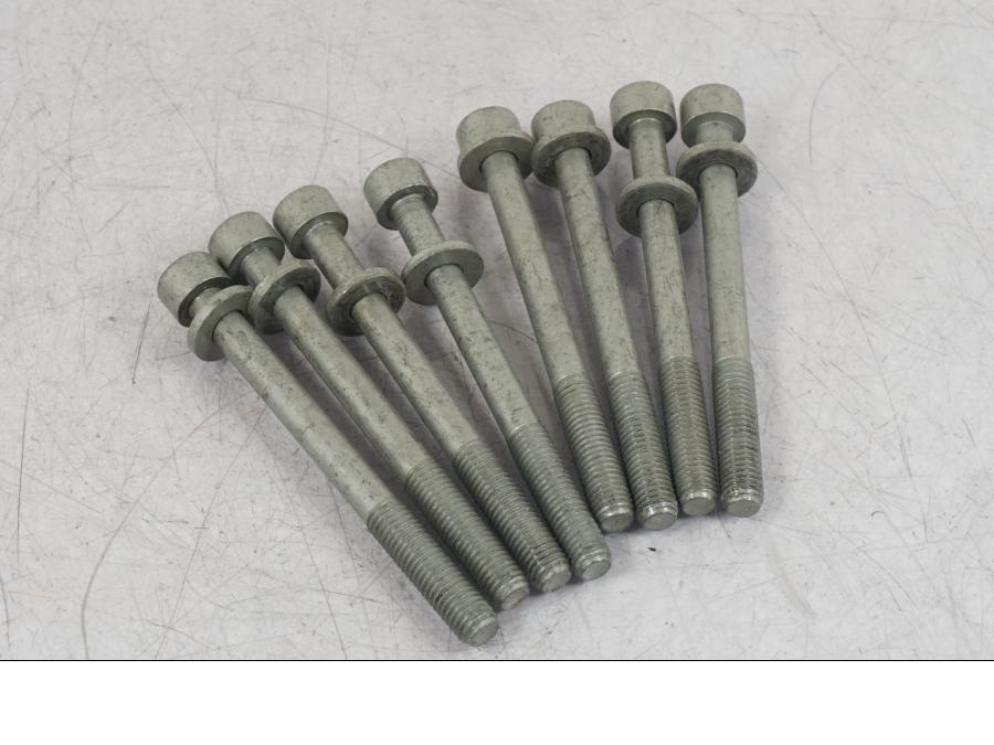 Framsidan på Skruv / Mutter etc från en BMW R 1250 GS -2023 motorcykel.