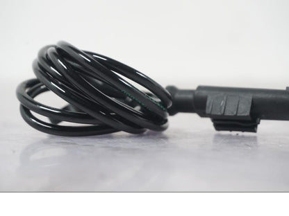 Vänster sida på ABS givare från en KTM 1290 Super Duke R -2022 motorcykel.