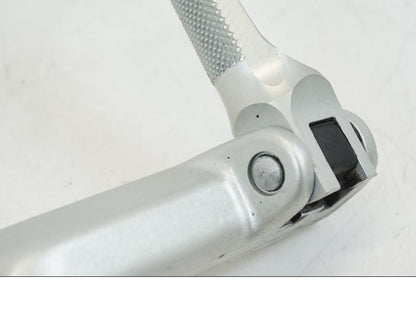 Snett uppifrån på Fotpinne från en Ducati Streetfighter V4 -2020 motorcykel.