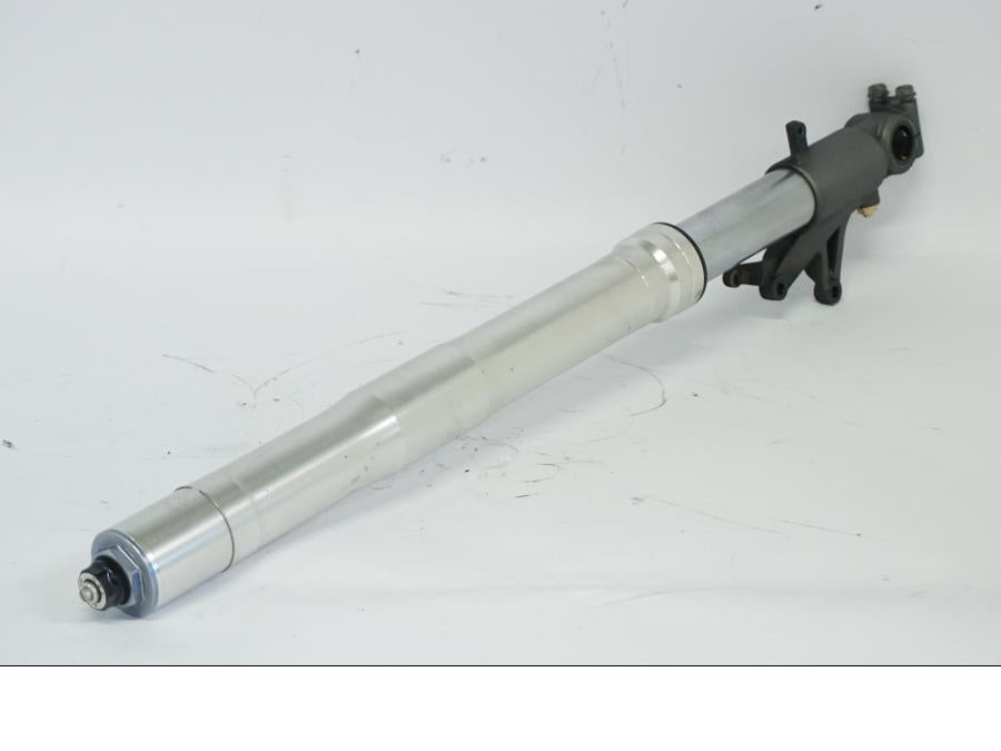 Höger sida på Gaffelben från en Honda CBR 900 RR -2002 motorcykel.