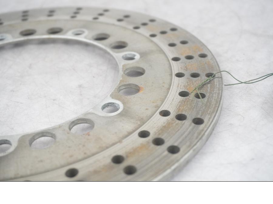 Vänster sida på Bromsskiva från en Kawasaki VN 1500 -1995 motorcykel.