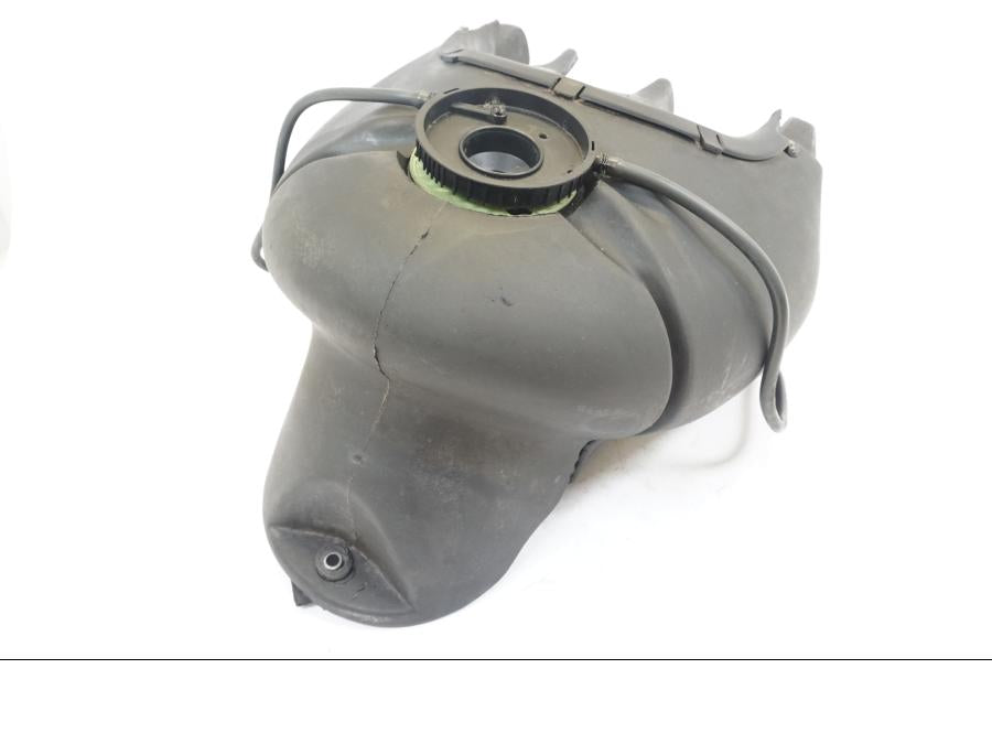 Snett uppifrån på Bensintank från en BMW F 650 -1998 motorcykel.