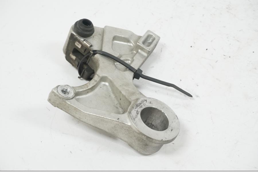 Vänster sida på Bromsoksfäste från en Honda CBR 1000 RR -2004 motorcykel.