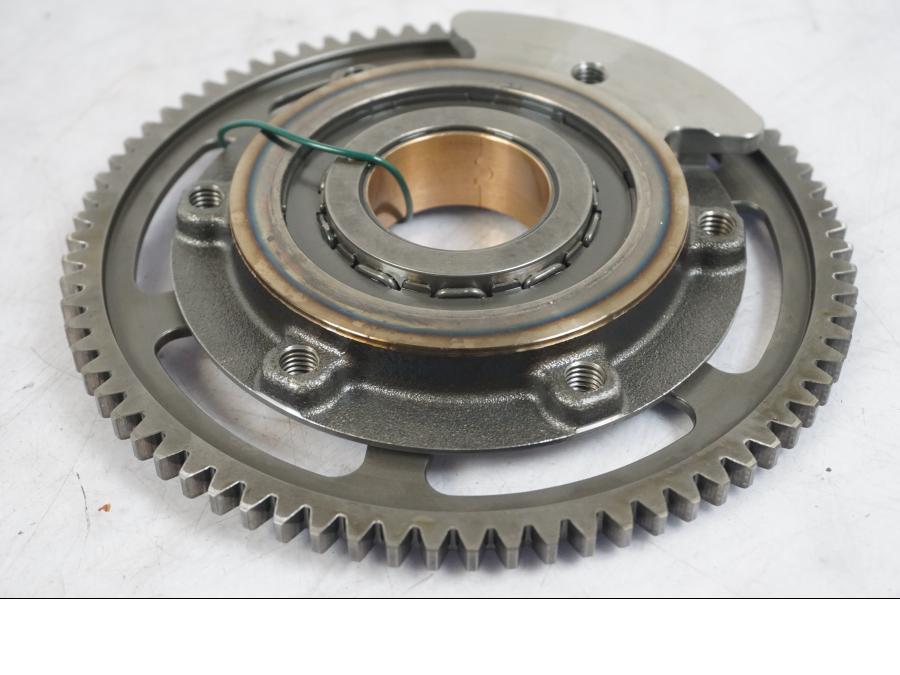 Snett uppifrån på Startkopplingsdrev från en BMW R 1200 GSA -2014 motorcykel.