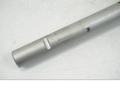 Snett nerifrån på Styre från en Suzuki GSX 1300 R -2017 motorcykel.