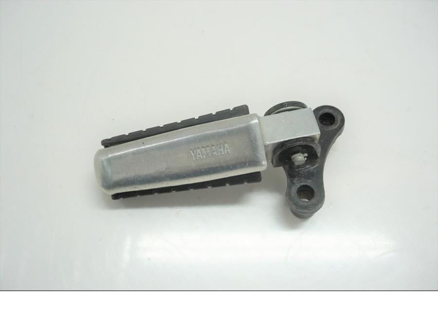 Baksidan på Fotpinne från en Yamaha XVZ 1300 -1997 motorcykel.