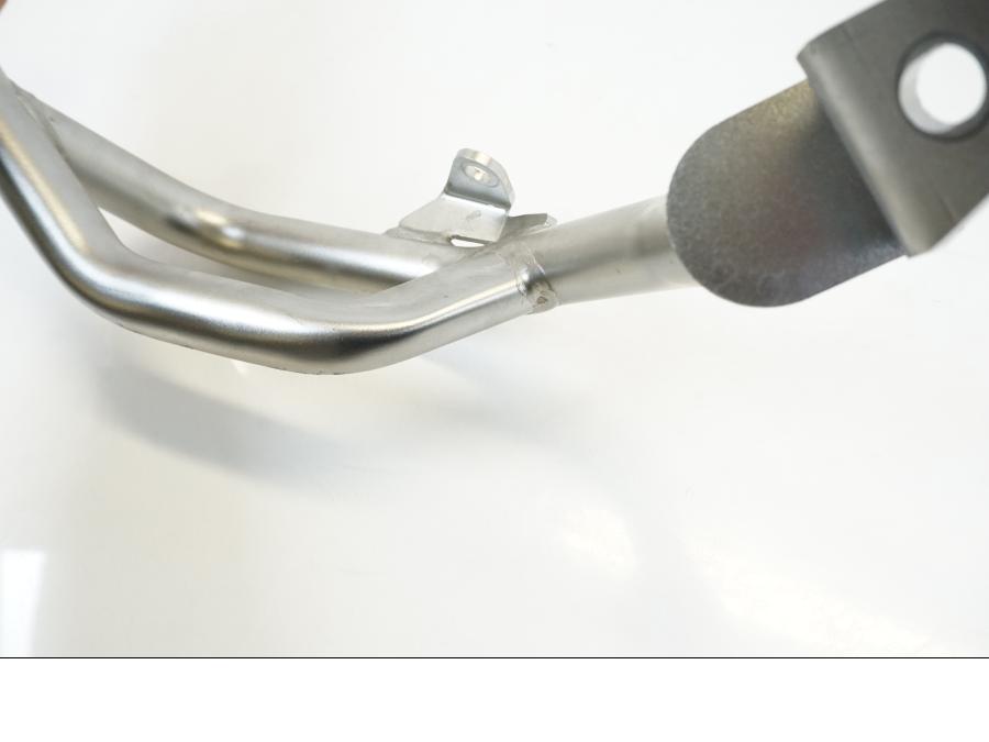 Höger sida på Motorskyddsbåge från en BMW F900R -2021 motorcykel.