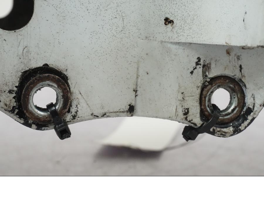 Vänster sida på Framskärm från en Suzuki GSX 550 EF -1985 motorcykel.