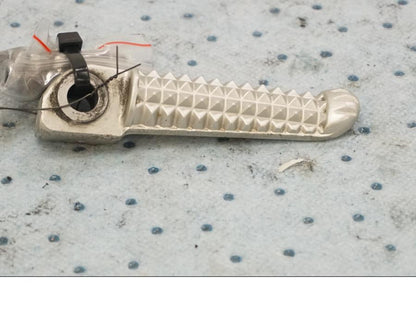 Framsidan på Fotpinne från en Yamaha YZF 1000 R1 -2010 motorcykel.