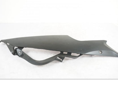 Vänster sida på Magkåpa från en Suzuki GSX-R 750 -2007 motorcykel.