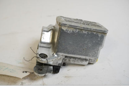 Höger sida på Bromshuvudcylinder från en Kawasaki VN 1500 Mean Streak -2003 motorcykel.